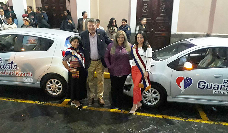 ALCALDE RAMSSES TORRES ENTREGA PREMIOS A LAS SOBERANAS DE GUARANDA