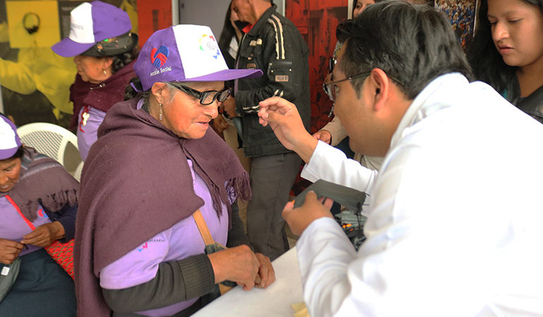 LENTES GRATUITOS PARA LOS ADULTOS MAYORES DE PAMBABUELA