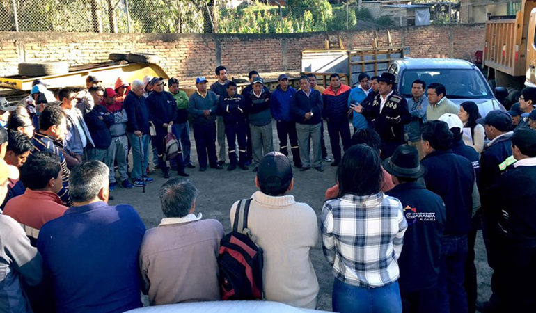 ALCALDE MEDARDO CHIMBOLEMA MANTUVO REUNIÓN CON LOS EMPLEADOS DEL TALLER MUNICIPAL