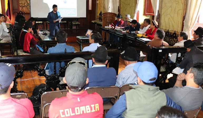 REUNIÓN ENTRE SENAGUA Y LA ALCALDÍA DE GUARANDA