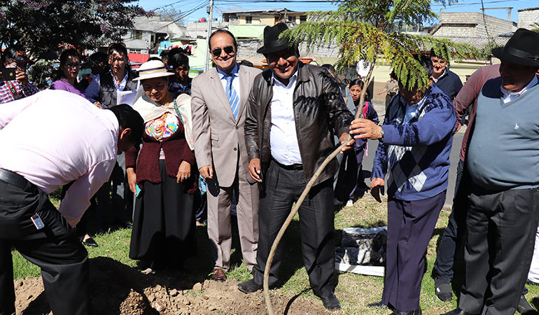 MUNICIPIO DE GUARANDA CONMEMORA EL DÍA MUNDIAL DEL ÁRBOL Y DE LA BIODIVERSIDAD