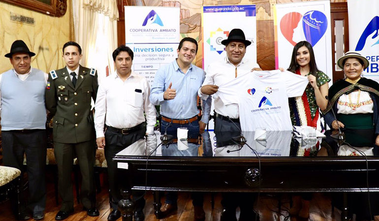 ALCALDE DE GUARANDA Y SU REINA REALIZAN EL LANZAMIENTO OFICIAL DE LA CARRERA ATLETICA 5K