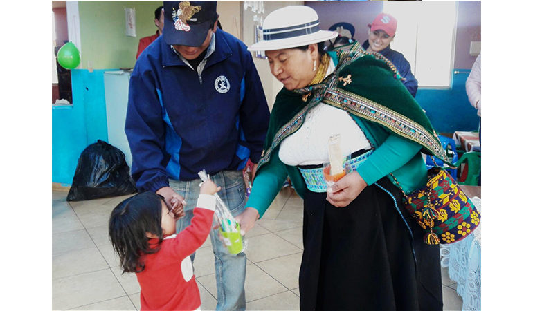 NIÑAS Y NIÑOS DE LA PARROQUIA SALINAS FUERON VISITADOS POR ACCION SOCIAL DEL GADCG