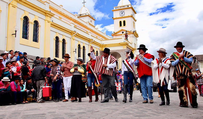 ALCALDE PARTICIPA EN EL PASE DEL CHAGRA EN GUANUJO