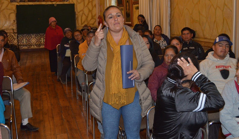 VENDEDORES AMBULANTES DE GUARANDA SE ORGANIZAN CON EL APOYO DE LAS AUTORIDADES MUNICIPALES