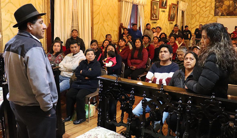 COMERCIANTES DE LA PLAZA DEL 15 DE MAYO SE REUNIERON CON EL ALCALDE ANTES DE LAS FIESTAS NAVIDEÑAS