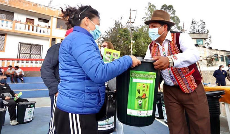 PLAN PILOTO DE SELECCIÓN DE BASURA EN LA FUENTE ENTRA EN MARCHA