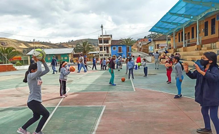 ALCALDÍA DE GUARANDA INAUGURA CURSOS VACACIONALES