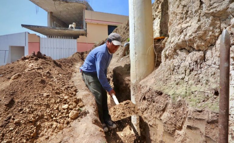 Municipio de Guaranda construye escalinatas en la Cdla. Los Trigales