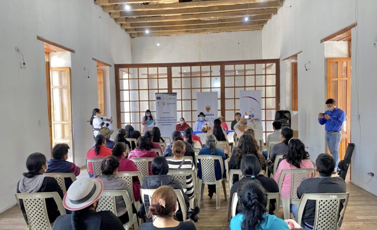 INAUGURACIÓN DE LA PRIMERA ESCUELA DE ECONOMÍA SOCIAL Y SOLIDARIA