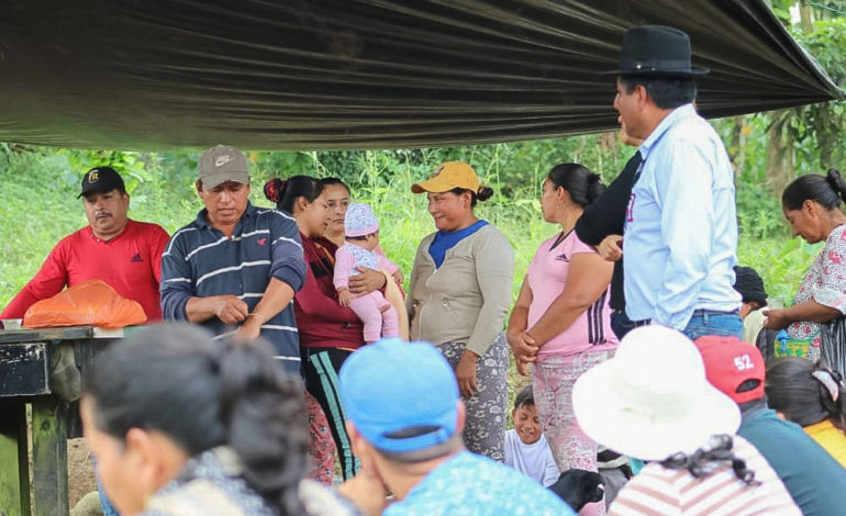 Reunión de trabajo con el barrio Santa Narcisa de Jesús para la legalización de 132 predios