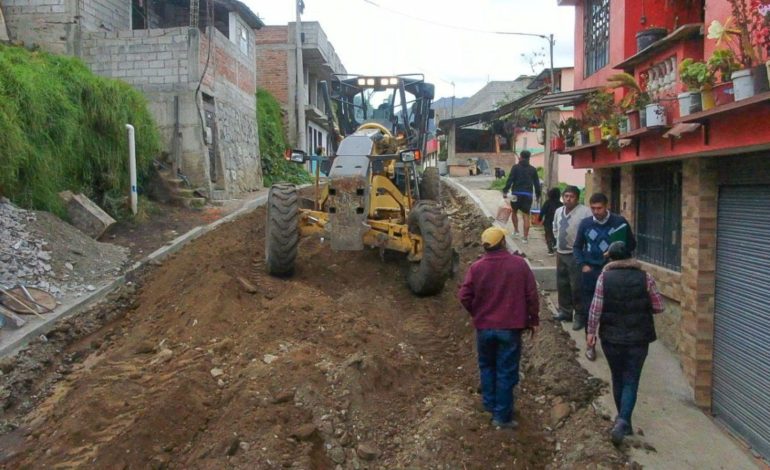 Trabajos viales en el Barrio Fausto Bazante