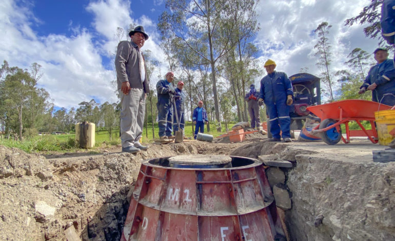 Supervisión del avance de obras en Guaranda