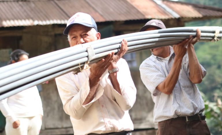 580 tubos PVC para el cambio de la red de conducción de agua de la comunidad el Tope