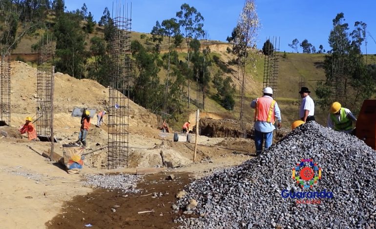 AVANZA CONSTRUCCIÓN DEL CENTRO DE APROVECHAMIENTO DE RESIDUOS SÓLIDOS DE GUARANDA