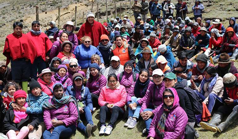 MINGA DE REFORESTACIÓN DURANTE EL FERIADO