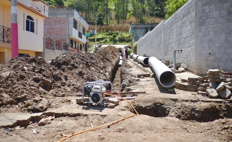 CONSTRUCCIÓN DE ALCANTARILLADO EN EL BARRIO SANTA CECILIA