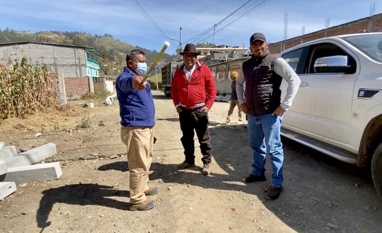 MUNICIPIO DE GUARANDA REALIZA LABORES PRELIMINARES AL TENDIDO DE ASFALTO, EN LA CIUDADELA COLOMA ROMÁN SUR