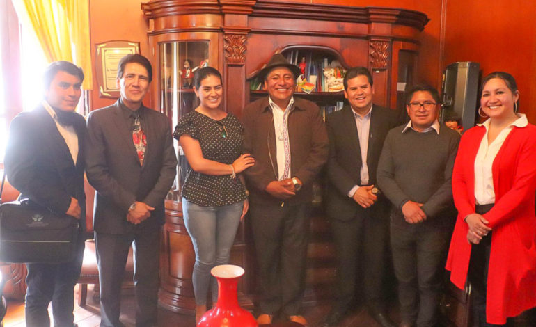 FIRMA DE CONVENIO DE COOPERACIÓN ENTRE EL MUNICIPIO DE GUARANDA Y LA ORQUESTA SINFÓNICA NACIONAL