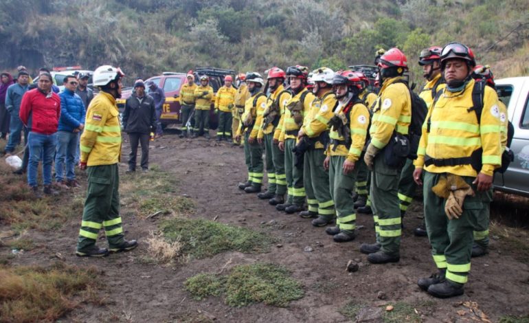 EL MUNICIPIO DEL CANTÓN GUARANDA COORDINA ACCIONES DE RESPUESTA ANTE EL INCENDIO FORESTAL