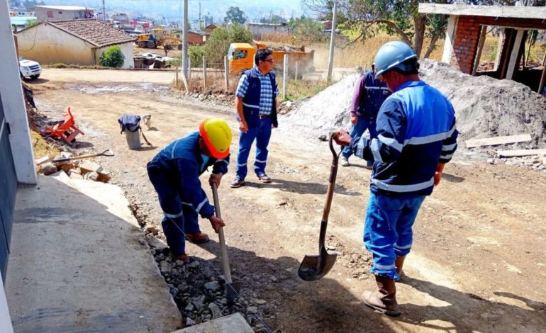 EL PROYECTO DE ADOQUINADO EN EL BARRIO EL DORADO CONTINÚA