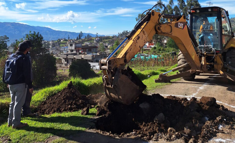 EL BARRIO DEFENSA DEL PUEBLO SE BENEFICIA DE LA CONSTRUCCIÓN DE ALCANTARILLADO