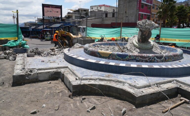 LA MUNICIPALIDAD INICIÓ TRABAJOS DE RENOVACIÓN EN EL REDONDEL DE LA PLAZA ROJA