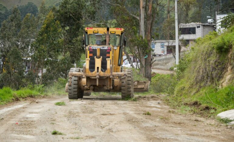 MUNICIPIO DE GUARANDA CONTINÚA TRABAJANDO EN MEJORA DE SUS VÍAS